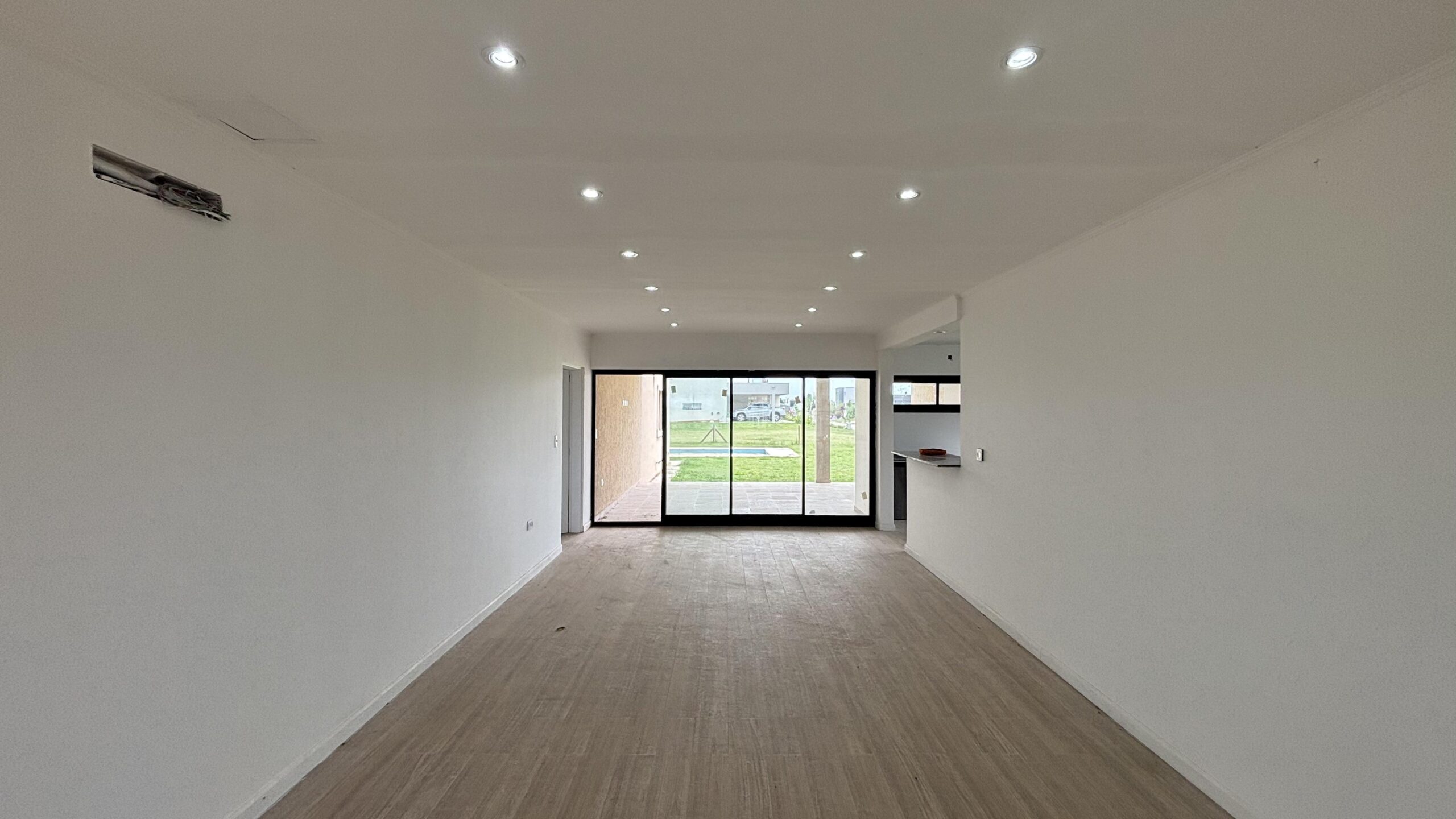 7647318_104969858002441629356565640336502859941811351547290098860275453725330505871039