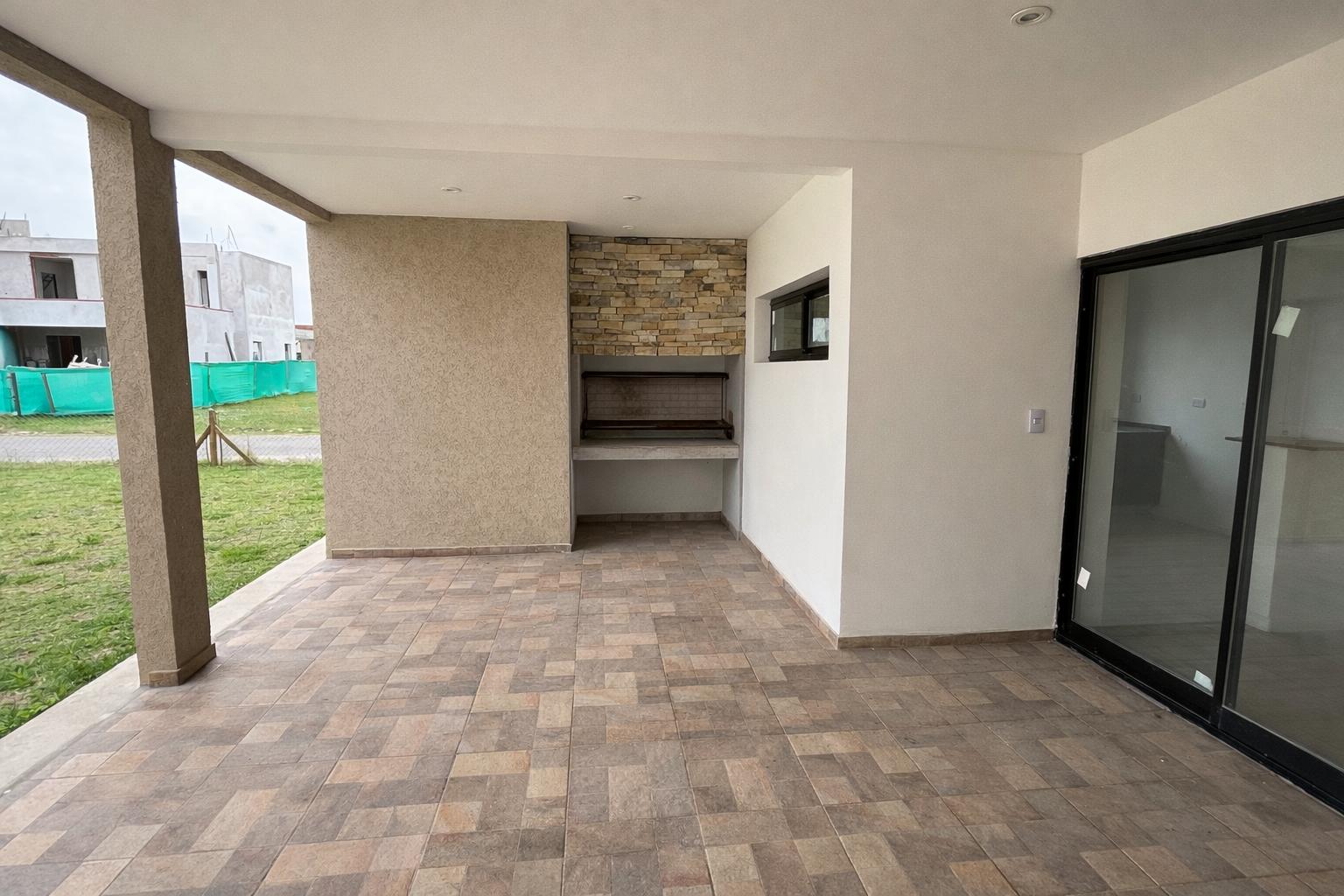 7647318_31938753603074708692801834668162983063947426820216954159916951550366958139122