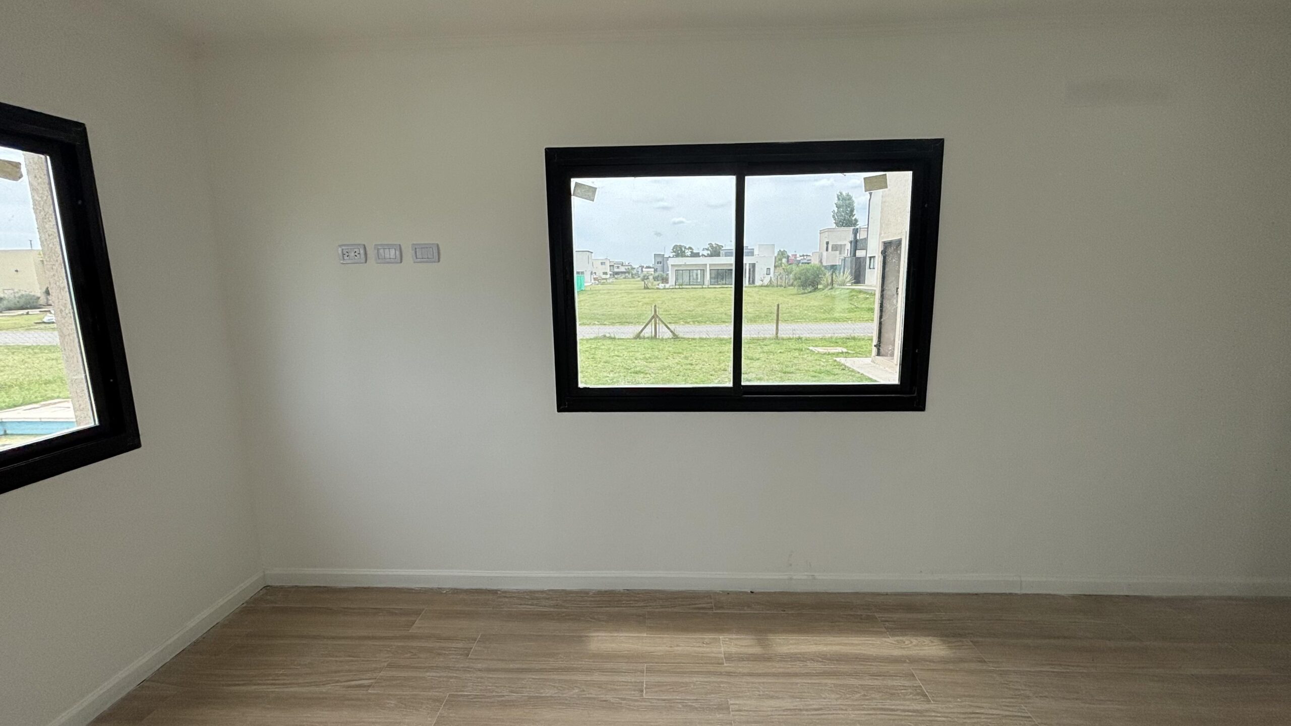 7647318_77607758317817860067009979888348861121812474973282813605789734221414183612280-1