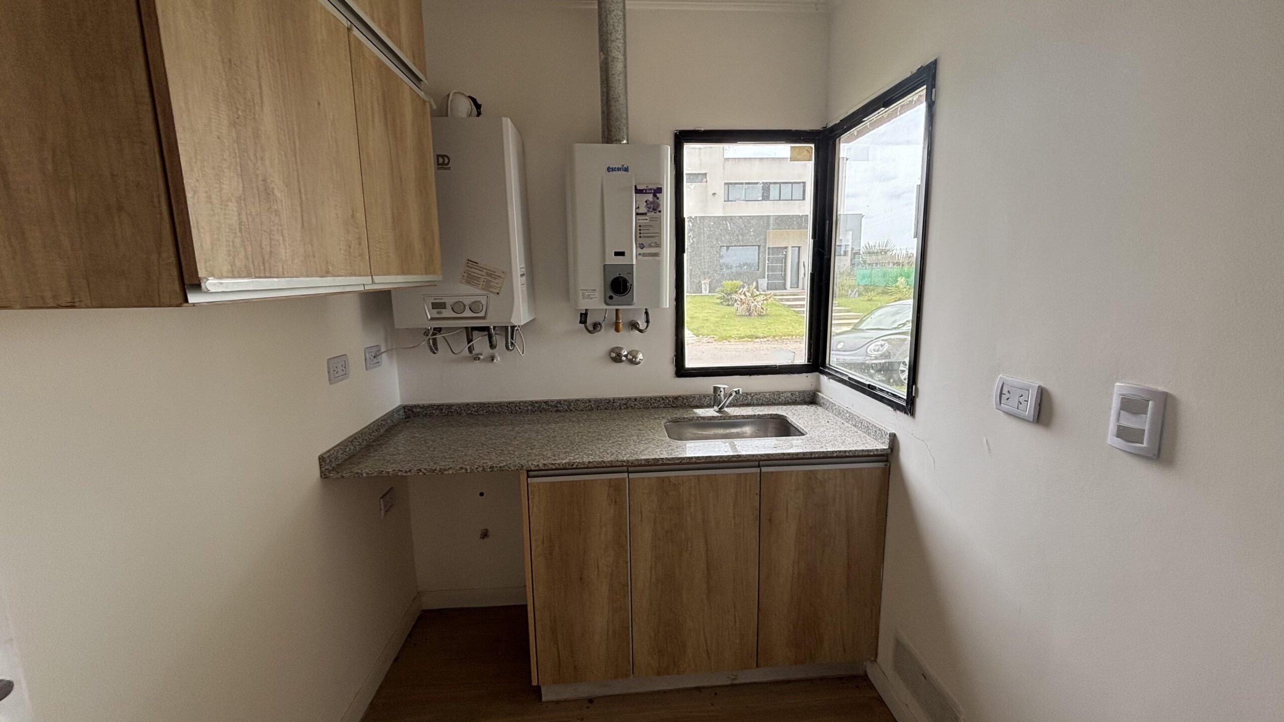 7647318_91588492923629252739333751193746829826001574383730555527084208324368592453288